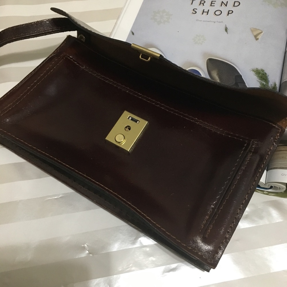 100% Genuine Leather Vintage Wristlet.